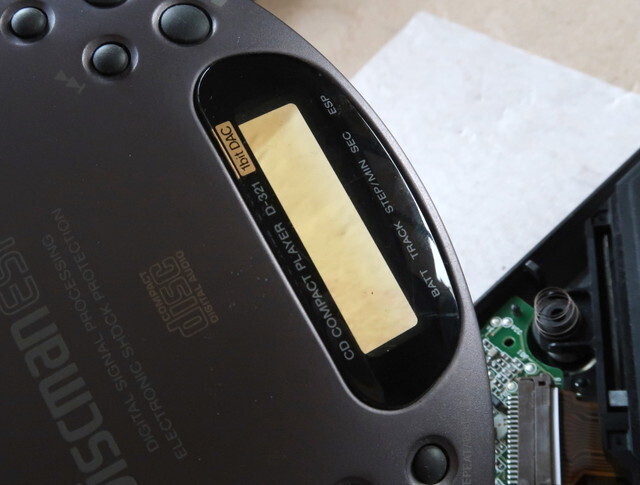 ポータブルCDプレーヤーD-321の修理: ナンチャッテ技術者の凸凹日記