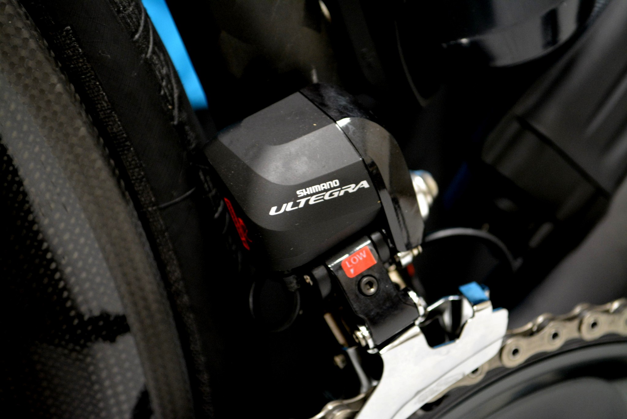 中古カーボンフレーム組立 2/5】電動アルテグラ（6870）を取り付け