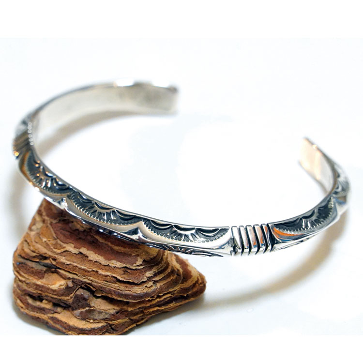 インディアンジュエリー ナバホ族 Geneva Ramone ジェネバ・ラモーン氏