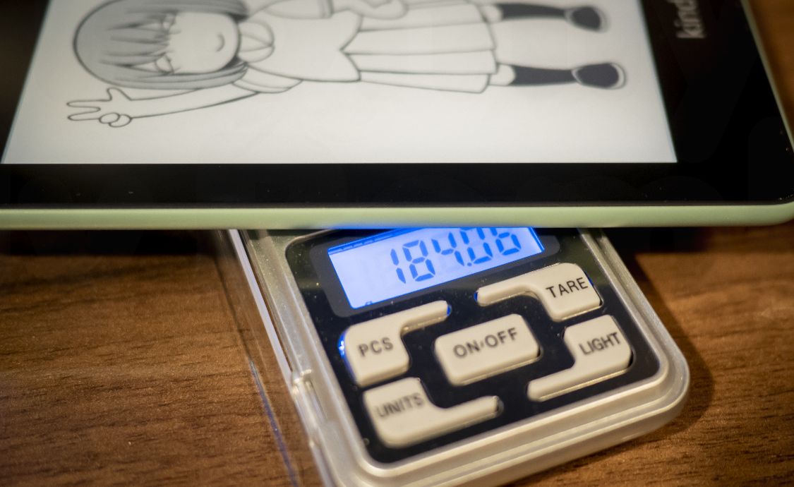 セージ色が可愛いKindle Paperwhite(第10世代)。軽くレビュー。