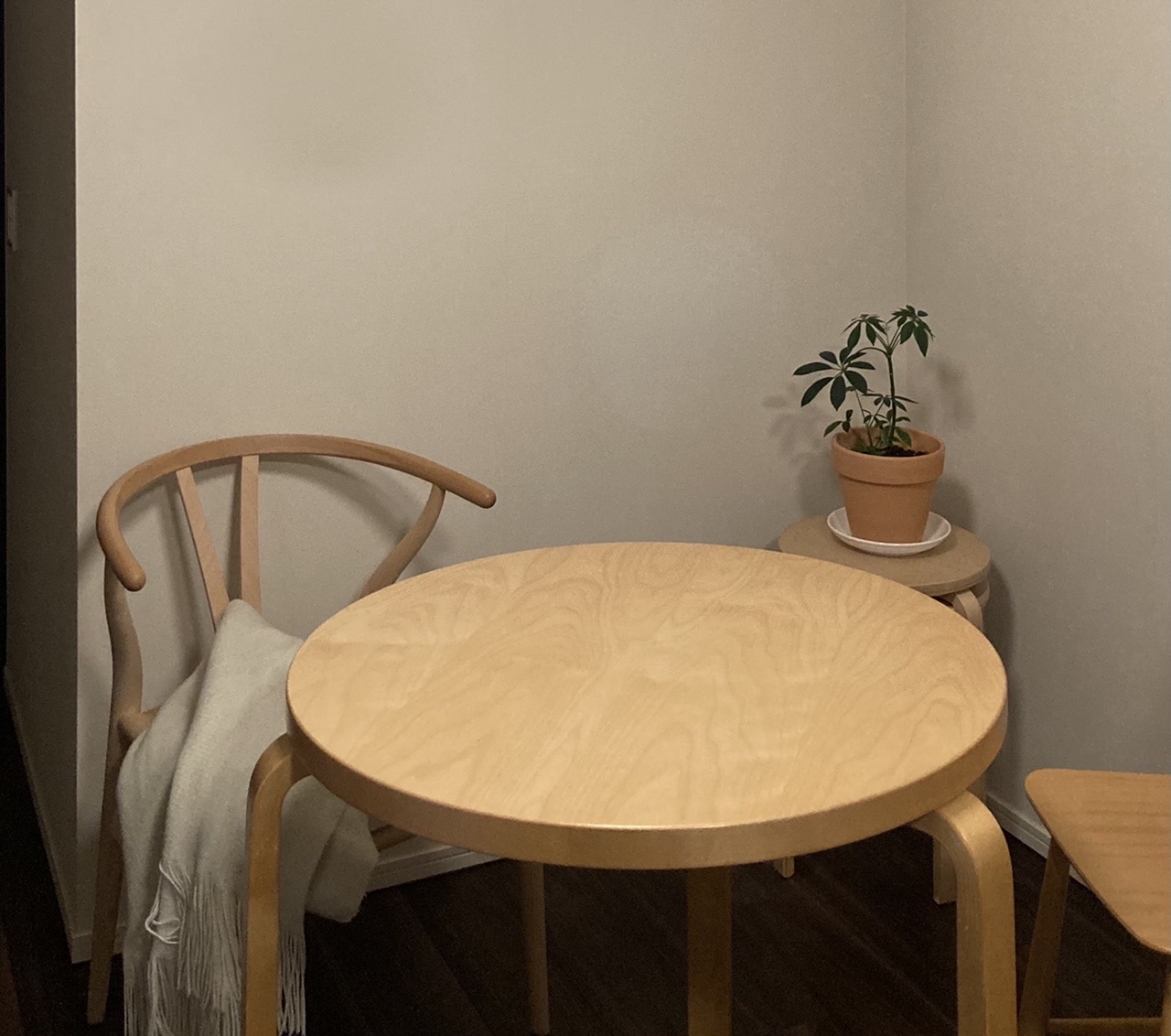 アルテック Artek TABLE 90B テーブル 90B サイズ：Φ75cm 厚み 4cm 3本