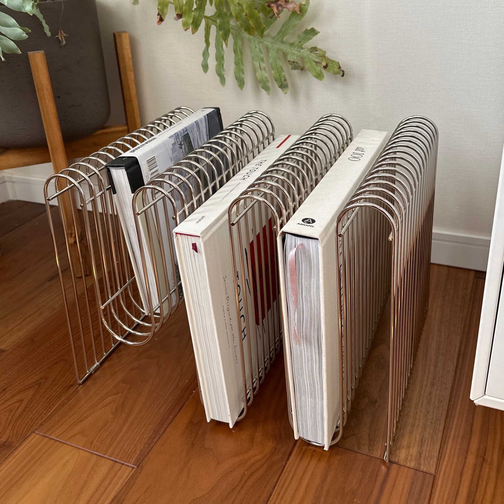 AYTM マガジンラック CURVA ブラス 正規品 北欧雑貨 インテリア