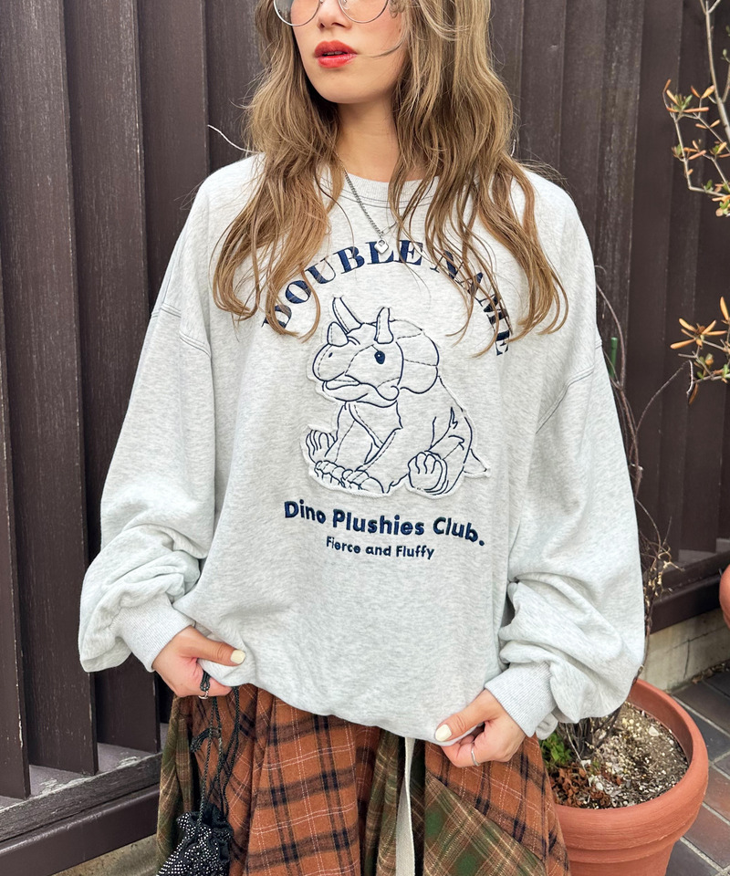 Dino Plushies Club刺しゅうプルオーバー｜DOUBLE NAME ダブルネーム