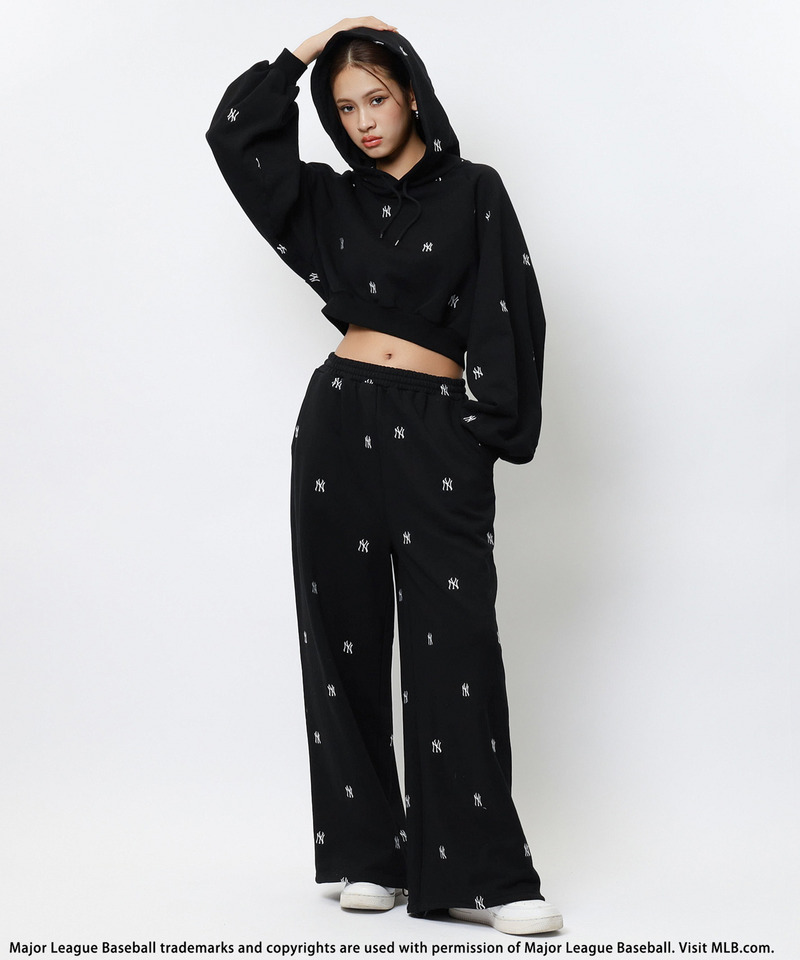 MLB】総柄刺しゅうロゴフーディセットアップ｜BACK TO THE FIELD