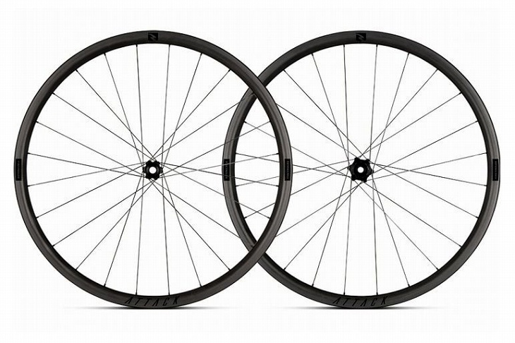 レイノルズのカーボンホイール(ATTACK / ASSAULT / STRIKE)が