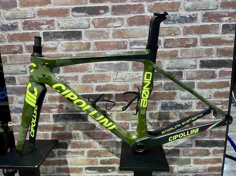 CIPOLLINI フレームセット BOND｜高額買取のロードバイクカウマン