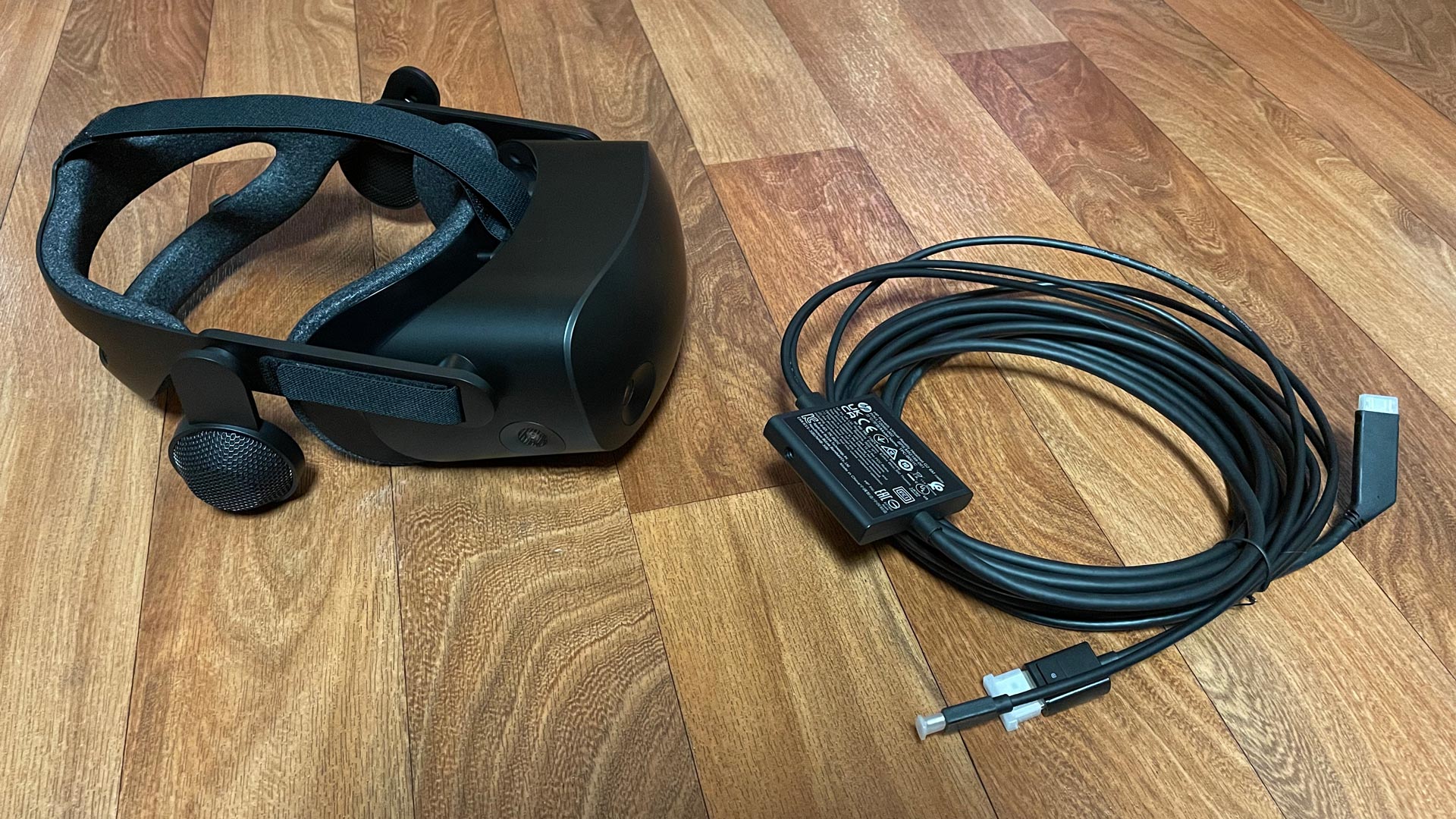 New Reverb G2 VR Headset Tweaks Make a Solid Headset Even Better