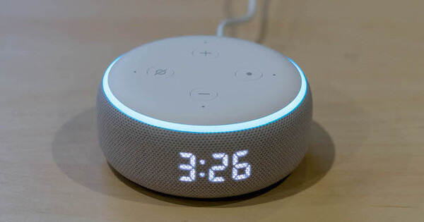 LEDディスプレイの時計表示がたまらない、新機種「Amazon Echo Dot