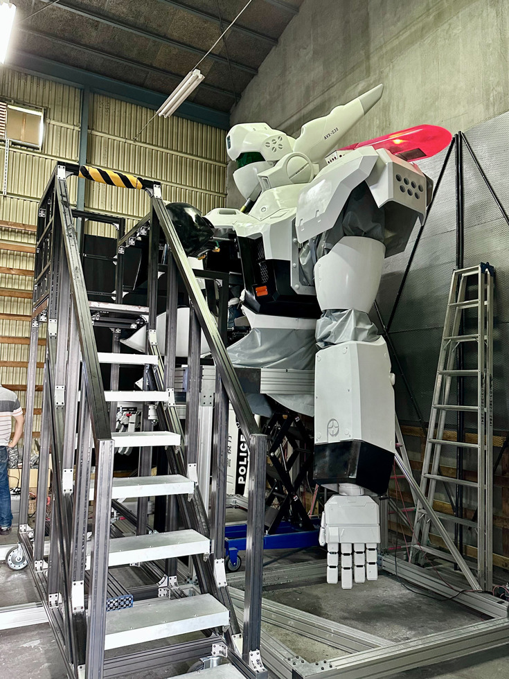 ついに待望の機動警察パトレイバー「実物大イングラム」に搭乗して操縦