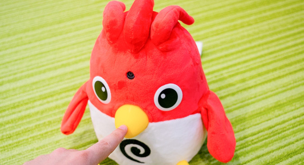 英会話ロボット「チャーピー」小学校の英語学習に特化したモデル