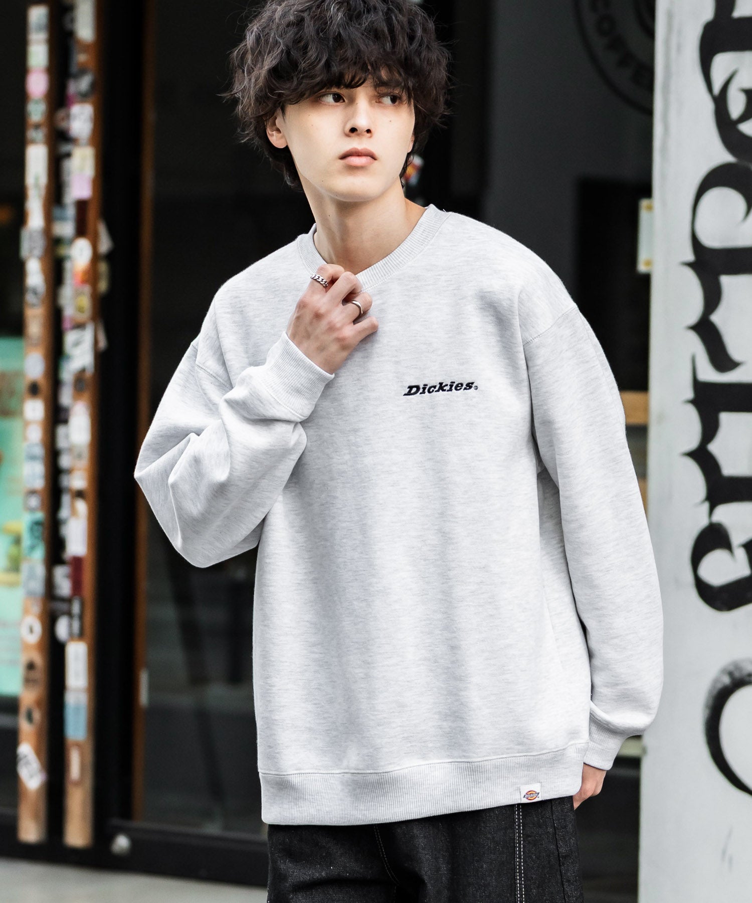 Dickies 裏起毛バックプリント刺繍クルーネック長袖スウェット
