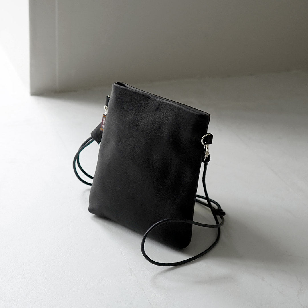 MR.OLIVE（ミスターオリーブ） タイニー サコッシュ インパーマレザー