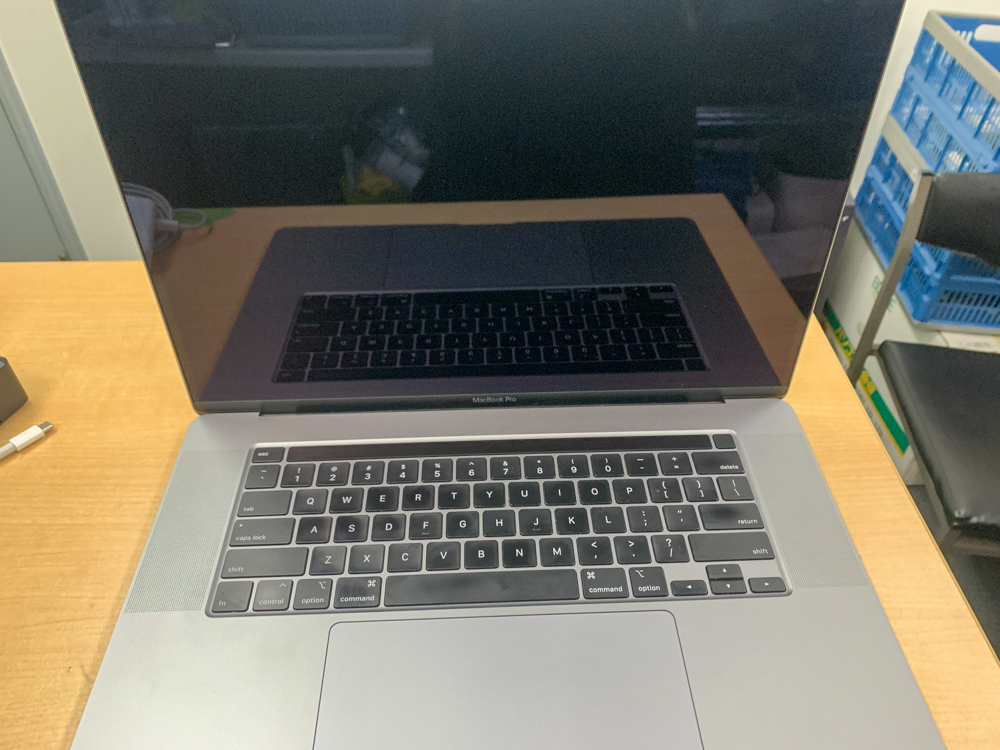 MacBook Pro修理 - Apple品質のロジックボード交換で高品質を実現