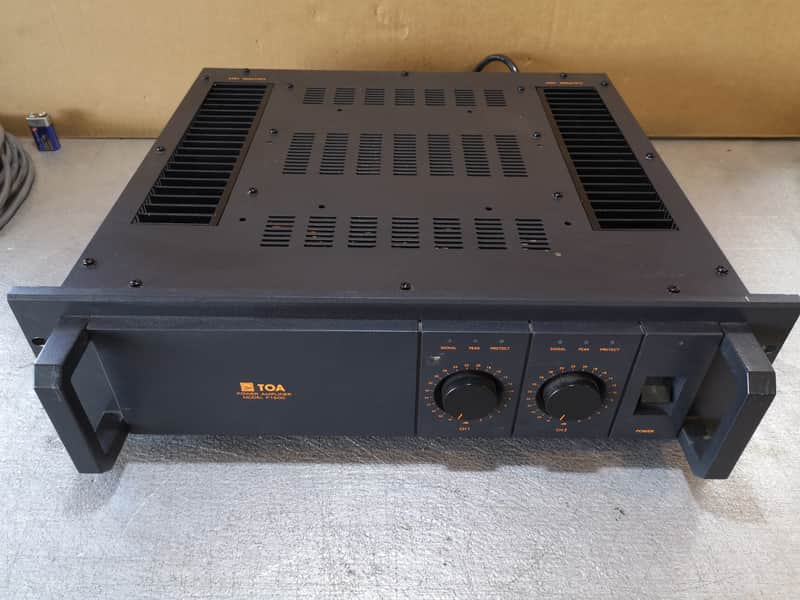 TOA P-150D Professional Power Amplifier In Excellent Condition - 2