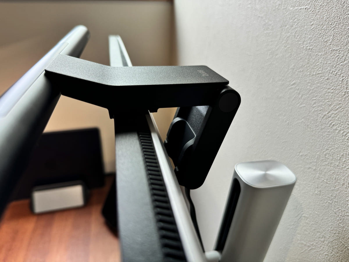 BenQ ScreenBar Proレビュー！自動ON/OFF搭載。手元を明るく、広く