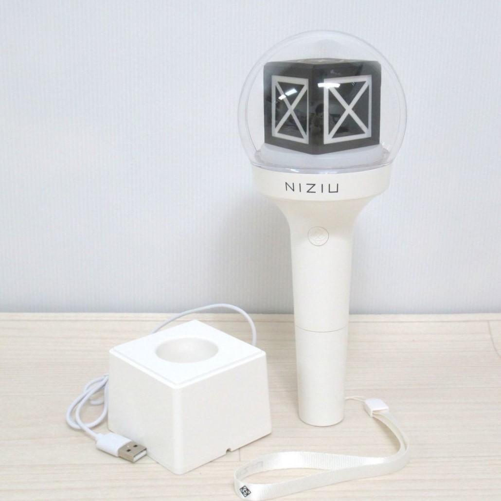 宅配買取】NiziU のオフィシャルライトスティックを富山県黒部市の