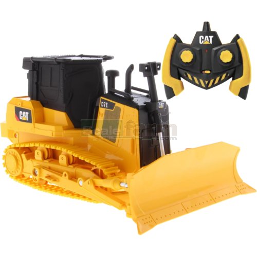 Diecast Masters 23002 - CAT D7E Bulldozer (2.4 GHz Radio Control)