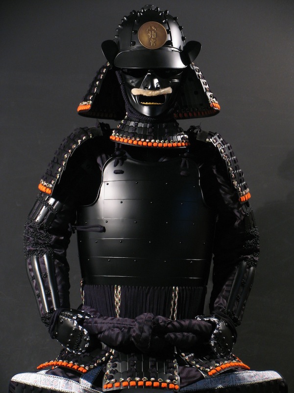 厳星兜 黒糸威し黒塗り鋲綴り桶側二枚胴具足【野武士】 | 甲冑工房 武寿