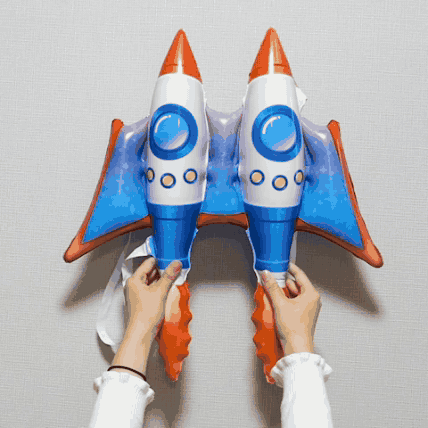 気分は宇宙飛行士！？イベント映え確実なロケット型エアー玩具が新発売