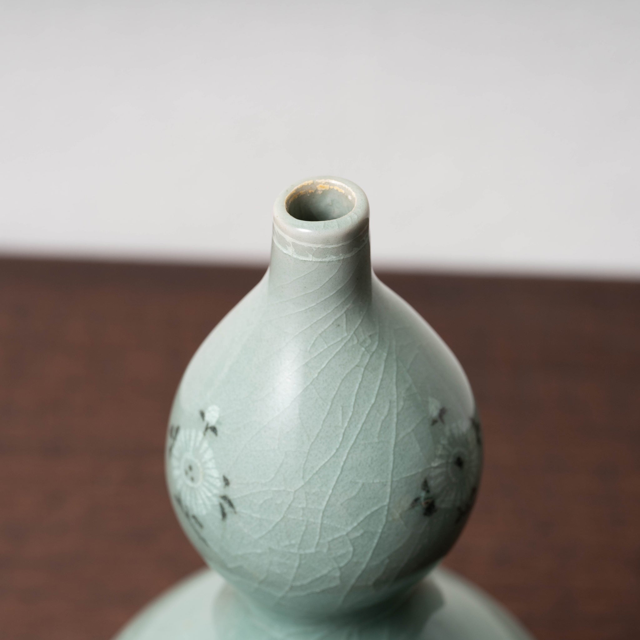 高麗 青磁象嵌菊花文瓢形瓶 – 燦禾 SANKA