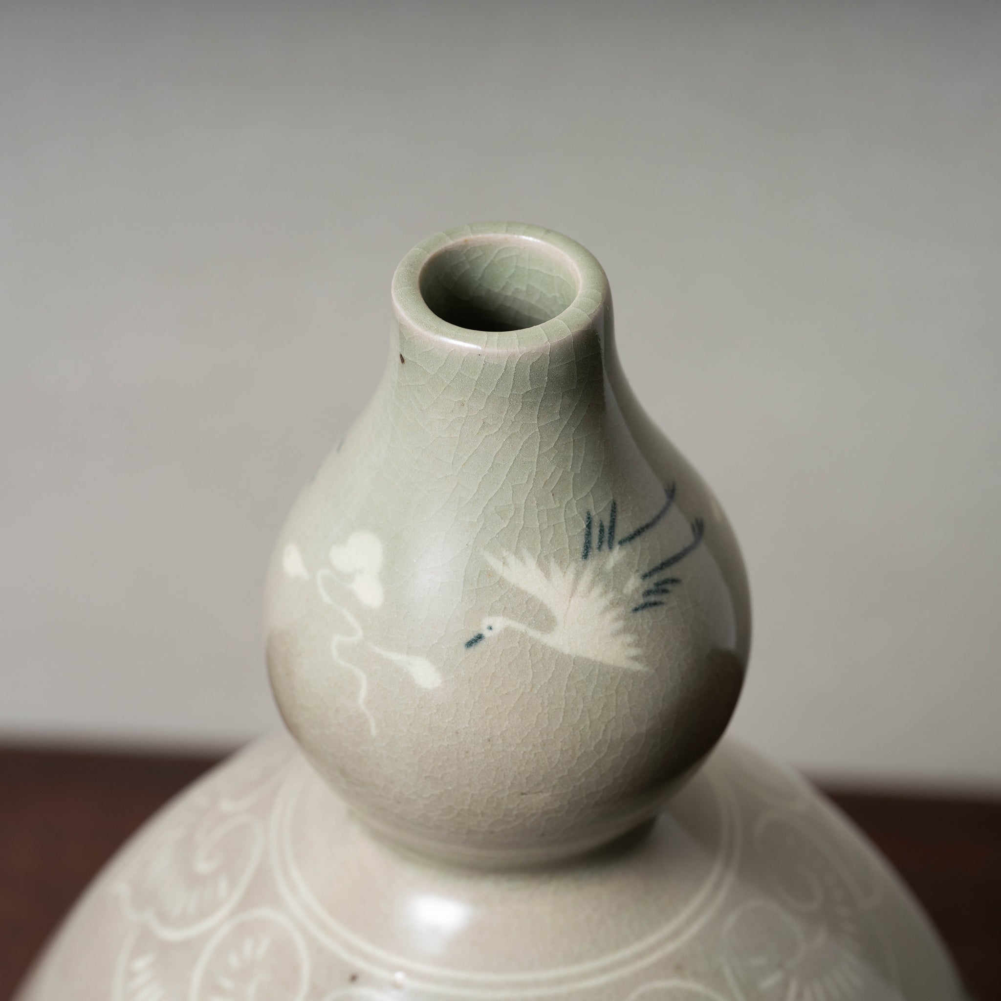 高麗 青磁象嵌雲鶴文瓢形瓶 – 燦禾 SANKA