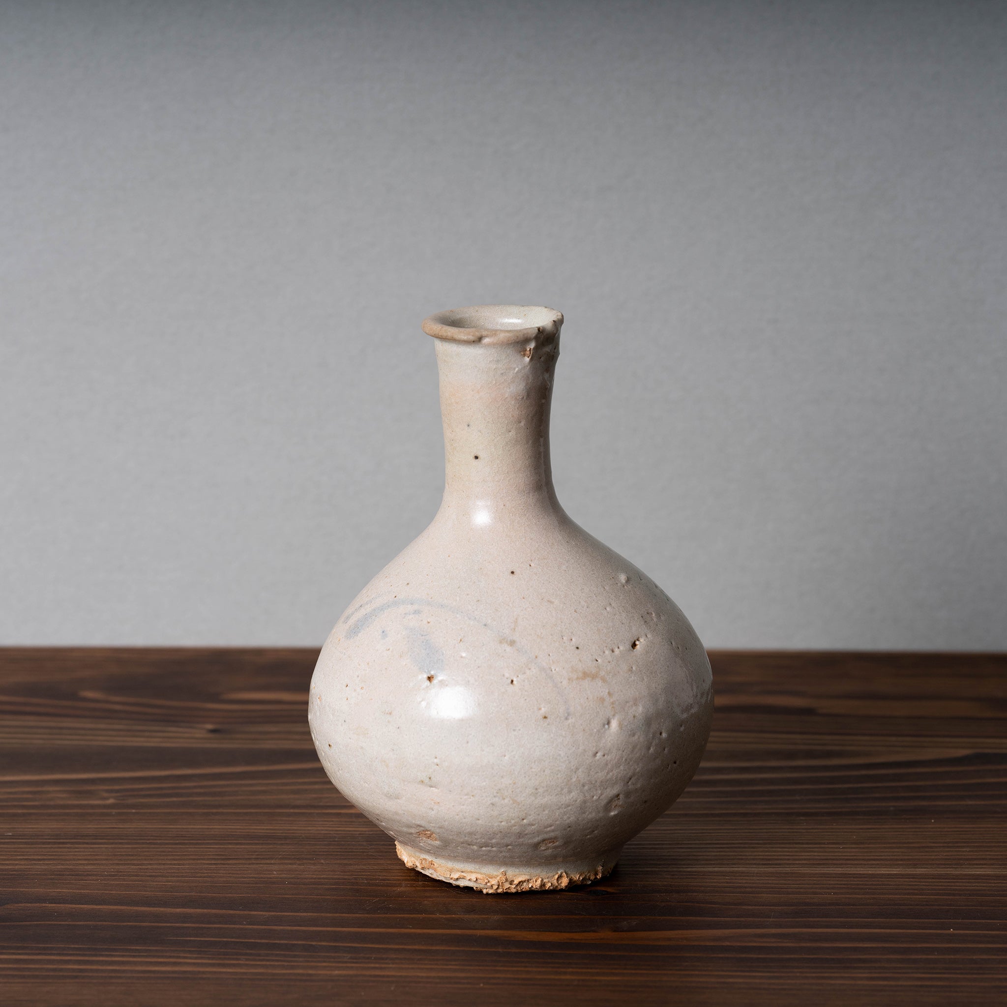 李朝 白磁草花文長頸瓶 – 燦禾 SANKA