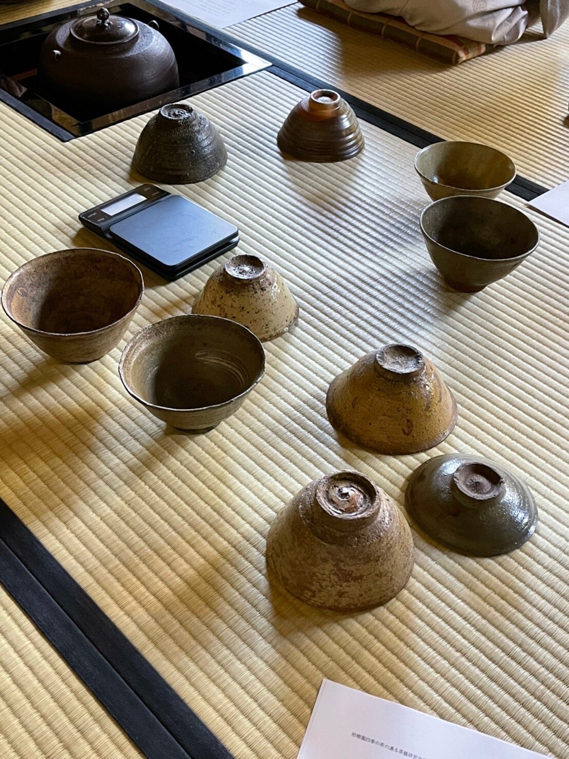 eーLabo Fes」伊羅保茶碗 一堂に 拾穂園四季の茶の湯＆茶器研究会 好評