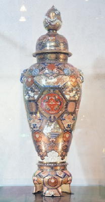 時空を超えて＝（10） 染錦金襴手丸紋鳳凰文様大花瓶 深川製磁蔵