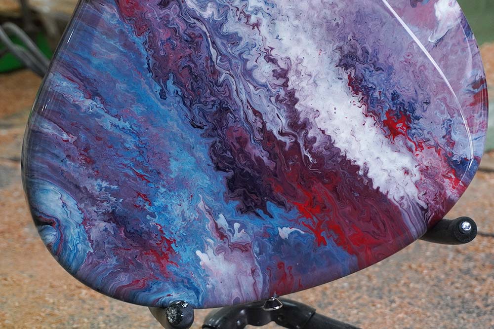 特殊なアートでギターを塗装してみたよ【フルイドアート】 | Sago New