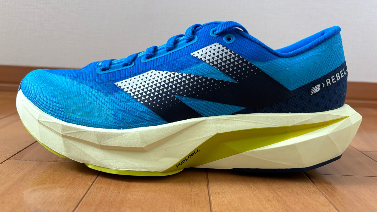 実費レビュー】ニューバランス FuelCell Rebel v4 (フューエルセル
