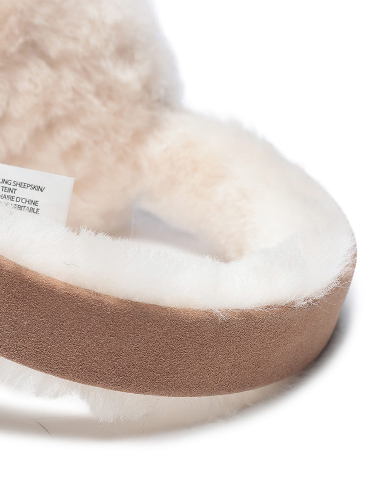 UGG (アグ) ロゴ 刺繍 シープスキン ボア イヤーマフ 耳当て SHEEPSKIN