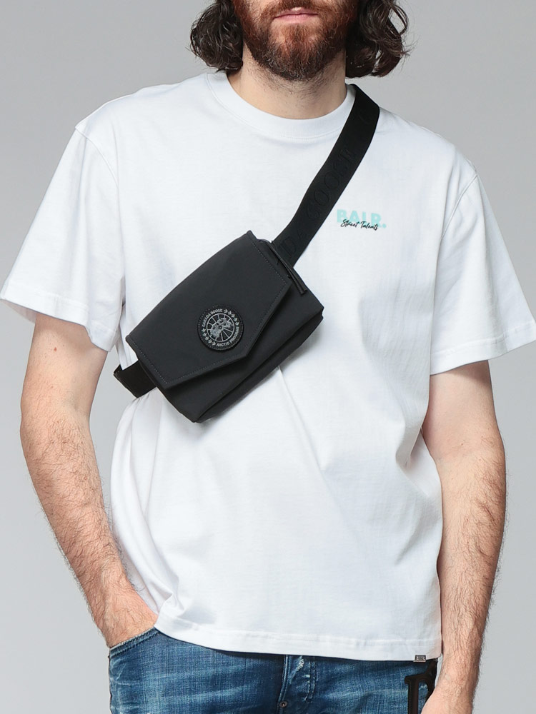 CANADA GOOSE (カナダグース) - ボディバッグ/ミニバッグ【サカゼン