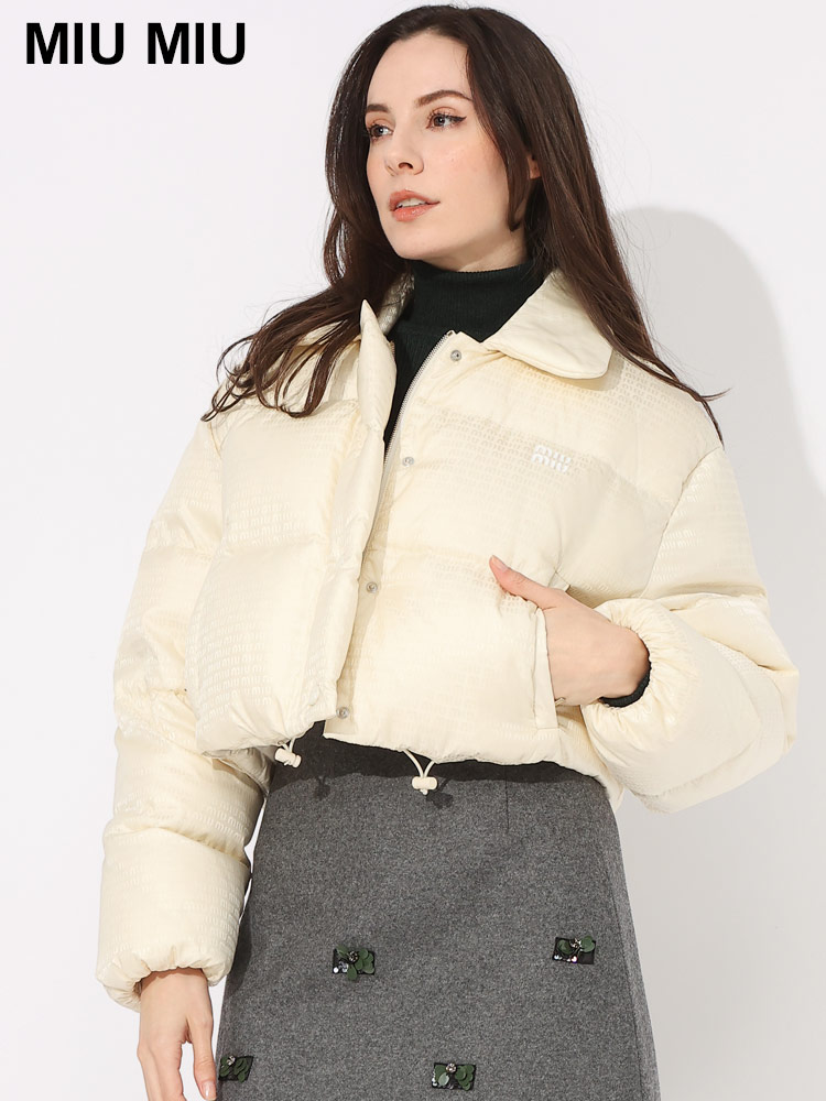 MIU MIU (ミュウミュウ) ロゴ総柄 フルジップ クロップド ダウン