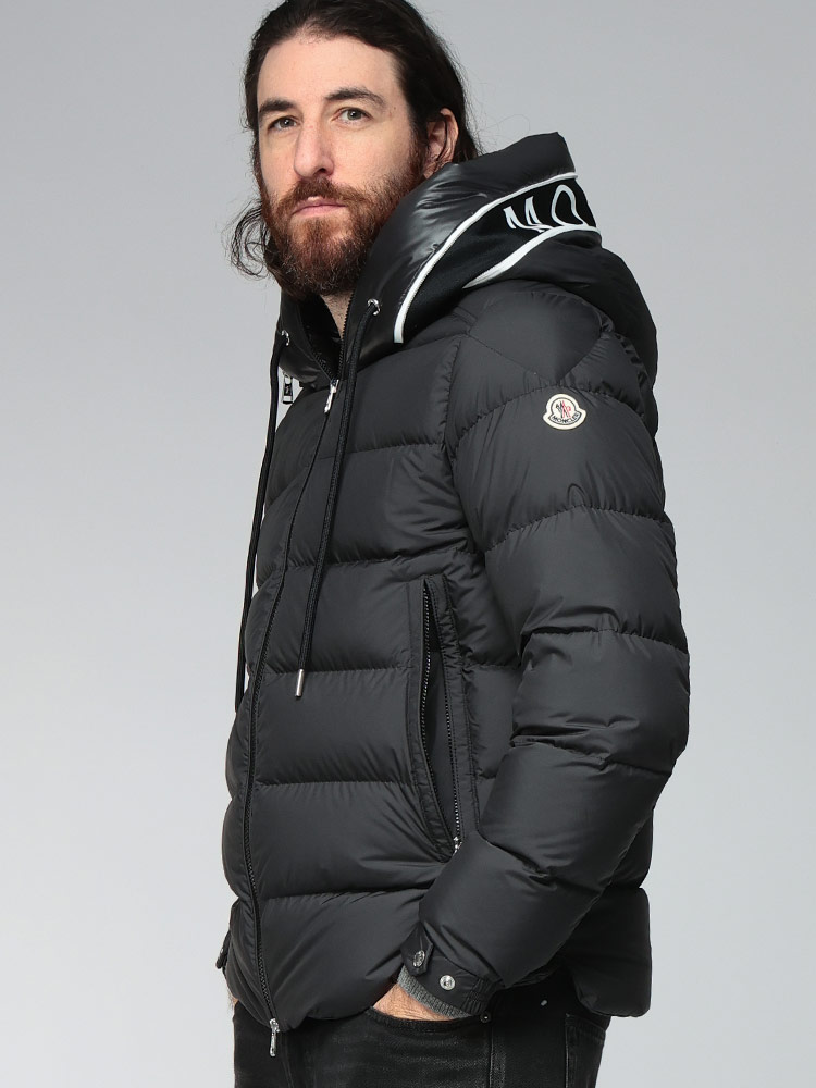 MONCLER (モンクレール) フードロゴ フルジップ ダウンジャケット