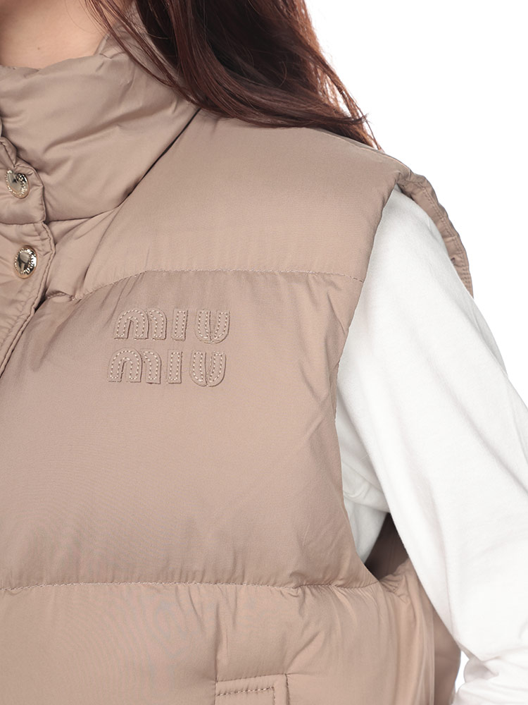 MIU MIU (ミュウミュウ) スタンド フルジップ ダウンベスト