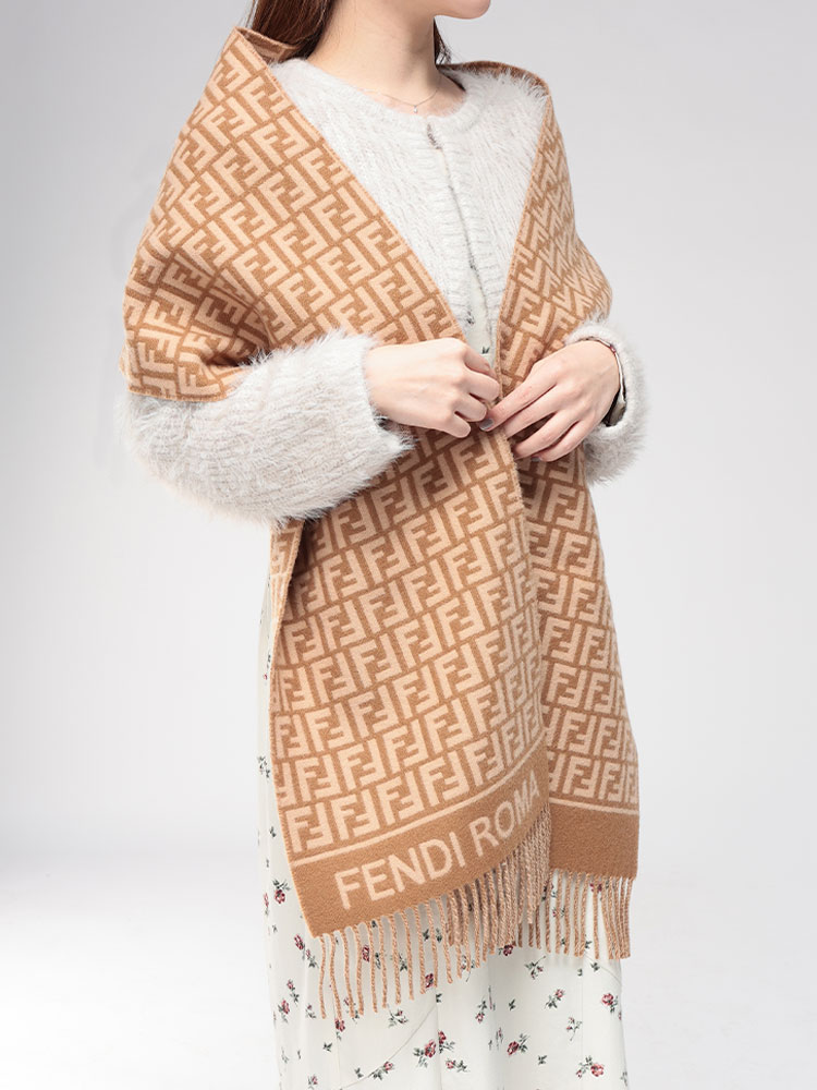 FENDI (フェンディ) カシミヤ混 ズッカ柄 総柄 フリンジ マフラー