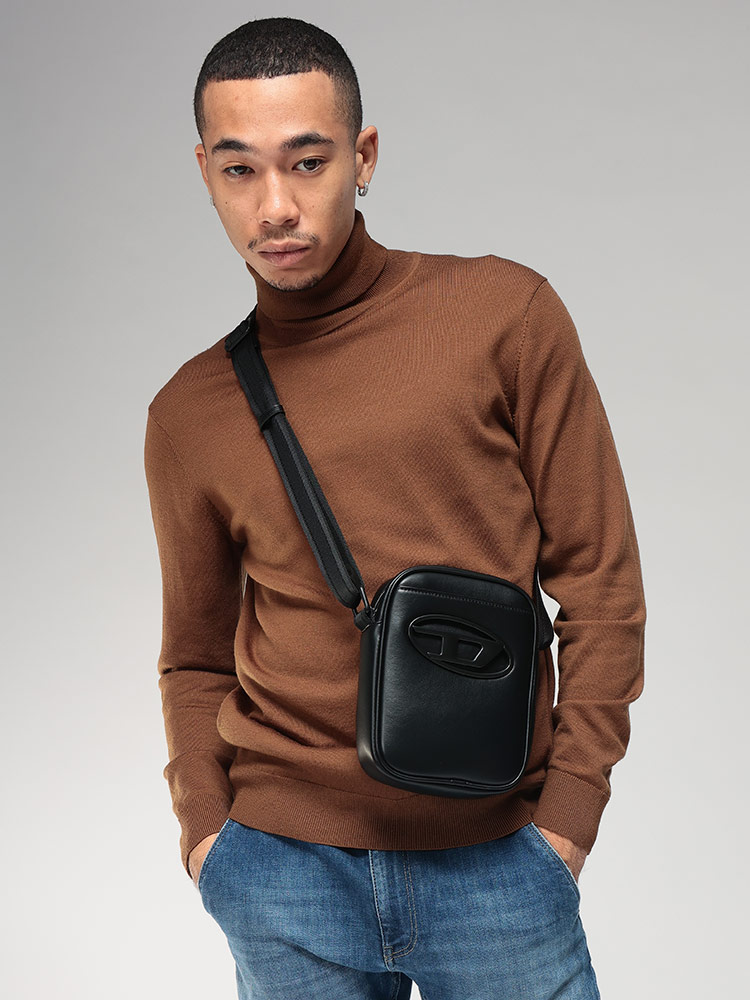 DIESEL (ディーゼル) オーバルD ロゴ フェイクレザー ボディバッグ