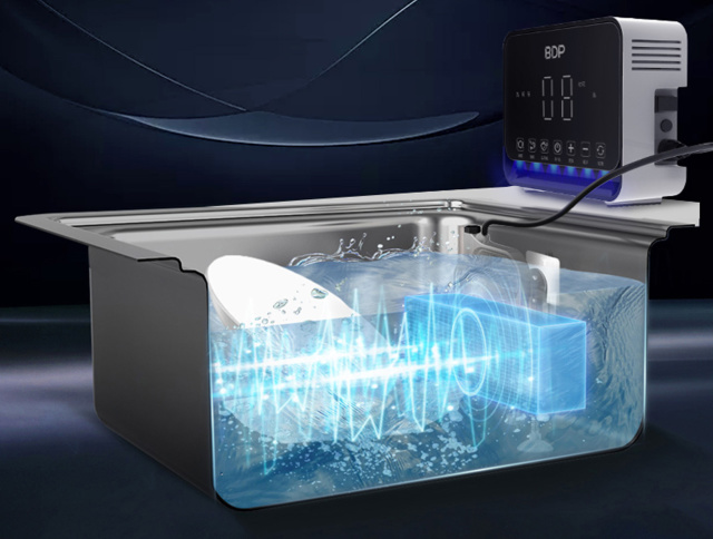 どんなキッチンでもコンパクトに置ける、携帯超音波食洗器「The Washer