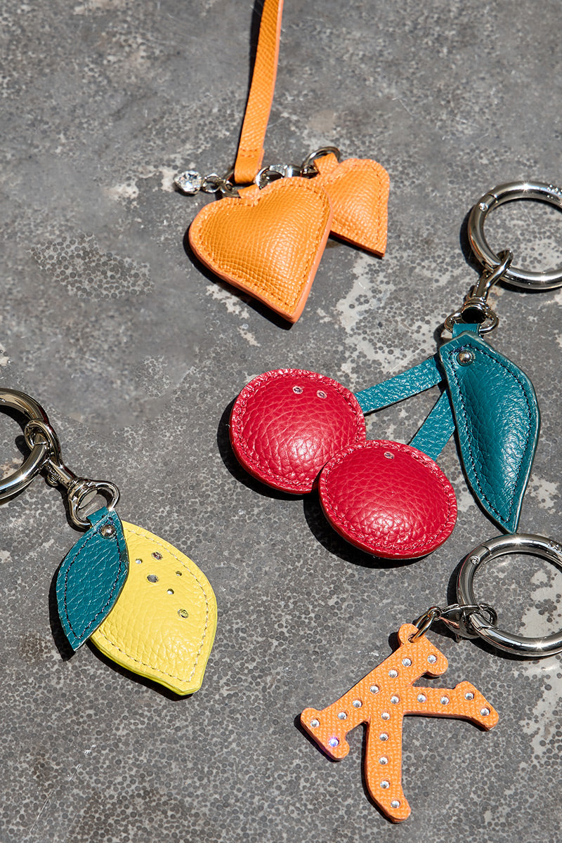 サロンドアルファード 東京広尾発アイコニックなスマイルマークの