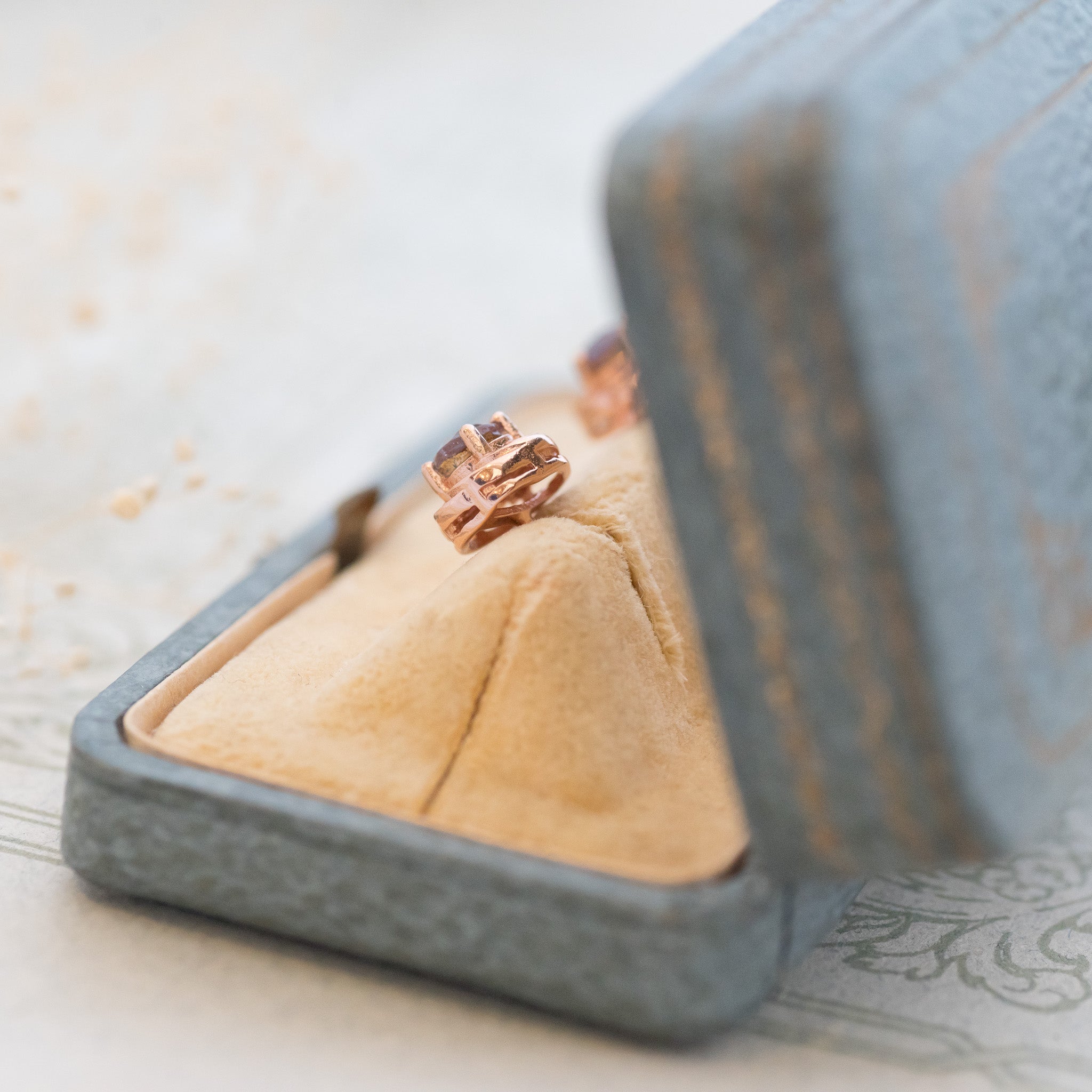 アンティークサフィレットピアス