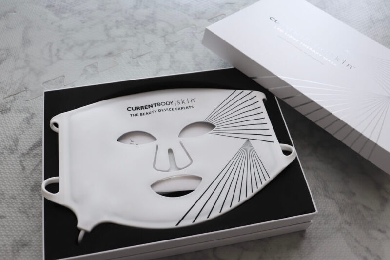 カレントボディの美顔器】「CurrentBody skin LEDライトセラピーマスク