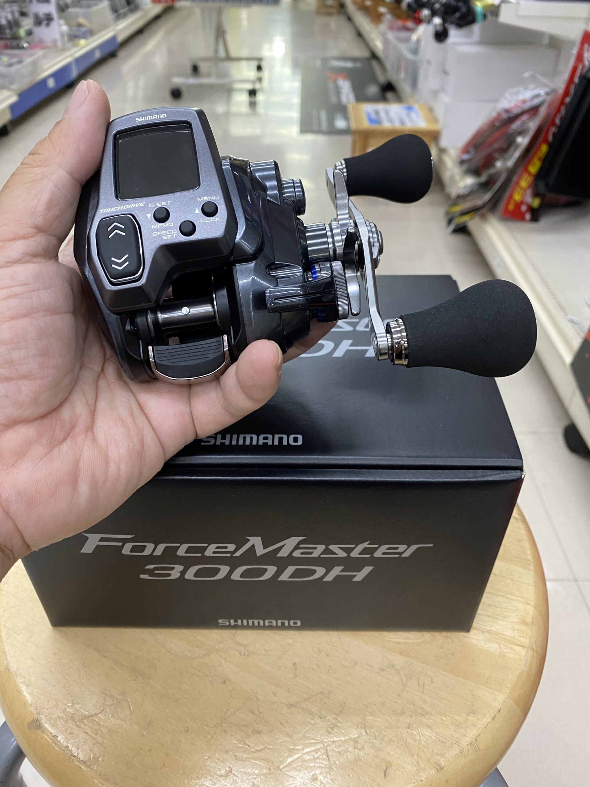 シマノ軽量小型電動リールいよいよ入荷‼︎ フォースマスター300