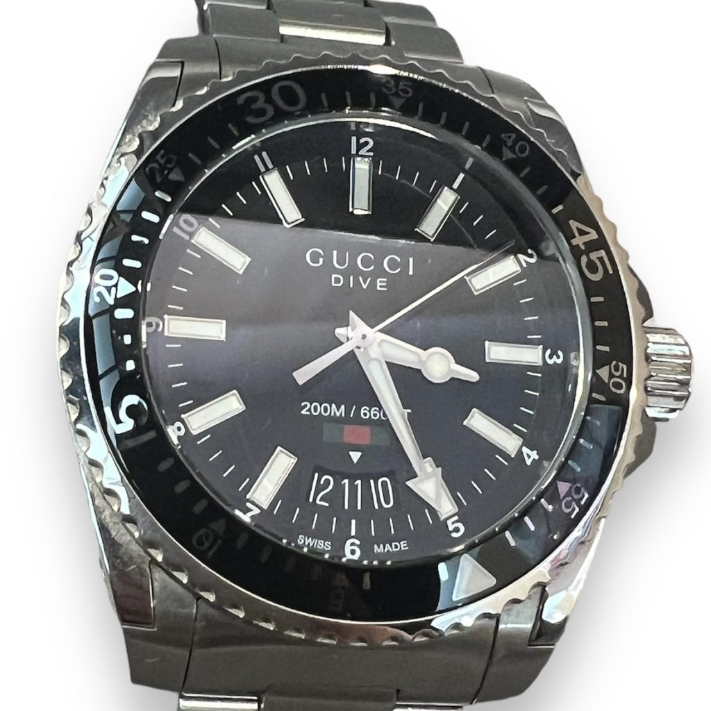 GUCCI DIVE グッチダイブ クォーツ式腕時計 YA136311 136.3 電池切れの