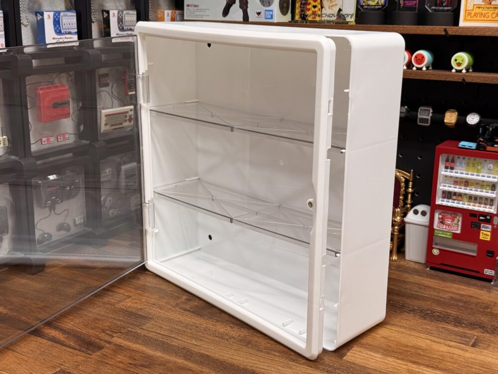 値段やサイズで選べる！DAISOの｢壁にも付けられるコレクションボックス