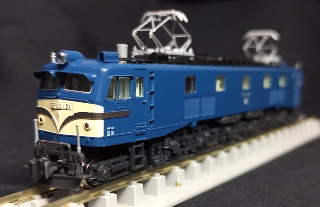 今回の展示品は「EF58 上越形 ブルー」です。 | SATOSHIの鉄道模型宝石