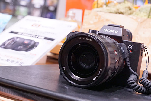 サイズ感と画質をチェック！ソニー FE 24mm F1.4 GM 「SEL24F14GM