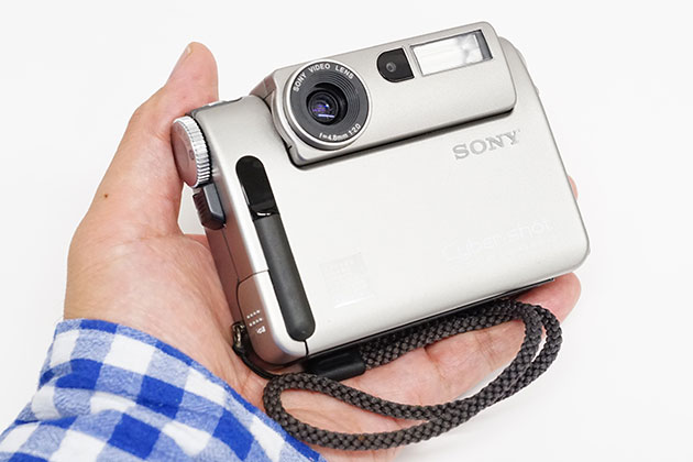 My Retro Sony 当時の技術が詰まった サイバーショット 2代目 DSC-F2