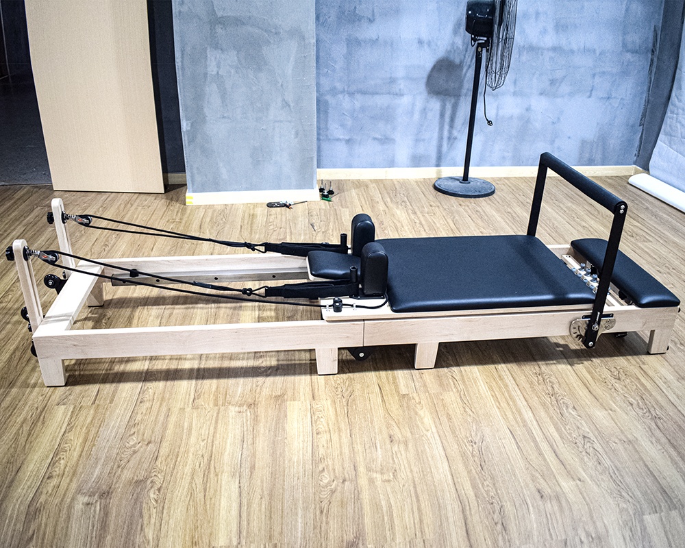ピラティススタジオ リフォーマー ホワイトメープルウッド