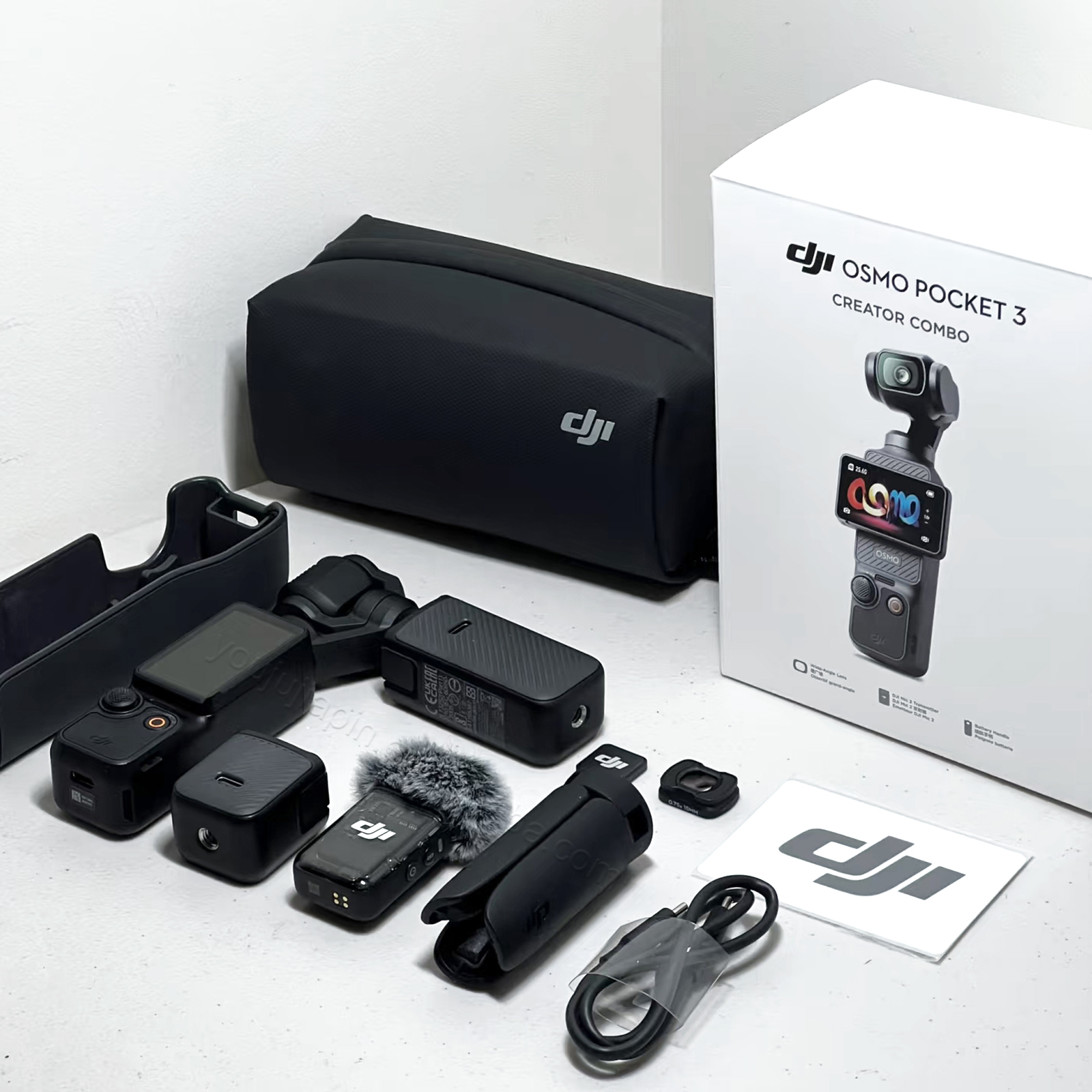 DJI Osmo Pocket 3 Combo Creator - 1インチCMOS, 2インチタッチ