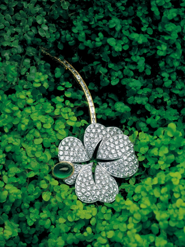 幸せを呼ぶ四つ葉のクローバー｜24.ウエダジュエラー｜商品紹介｜帝国